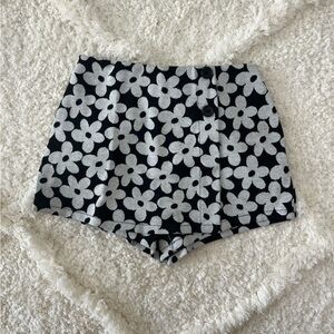 Old Navy Monochrome Patterned Skirt